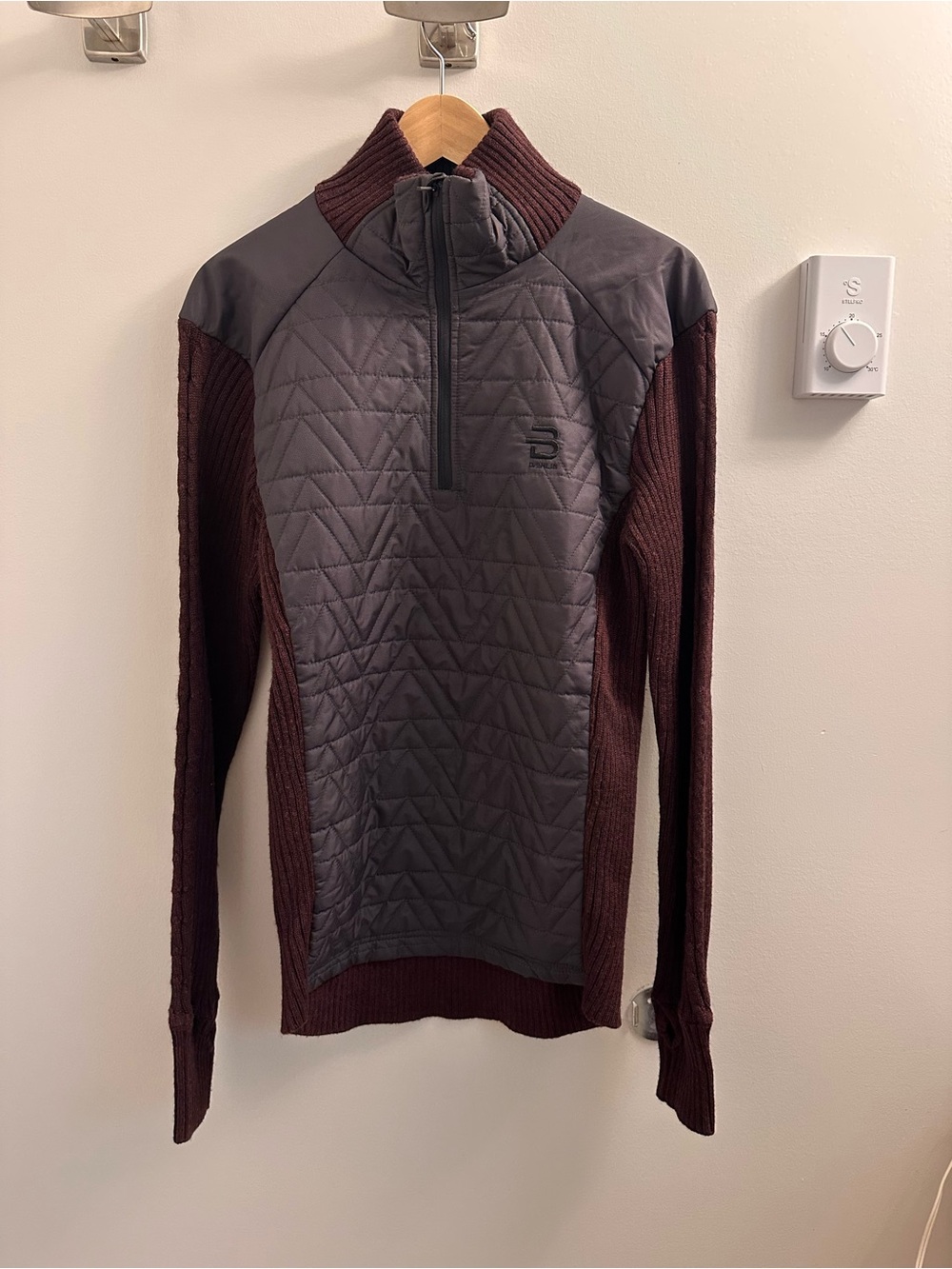 Daehlie Quarter-Zip Women’s Quilted Pullover in Charcoal and Burgundy L